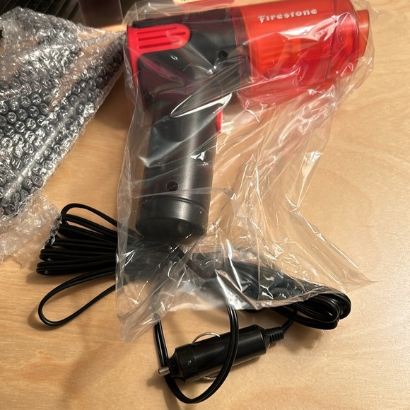 FIRESTONE Automotive Portable Vacuum - Picture 5 of 6